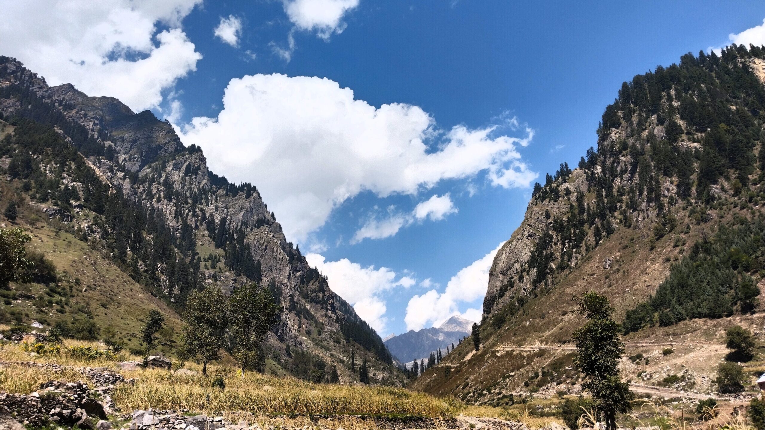 neelum-valley-karakorumguy
