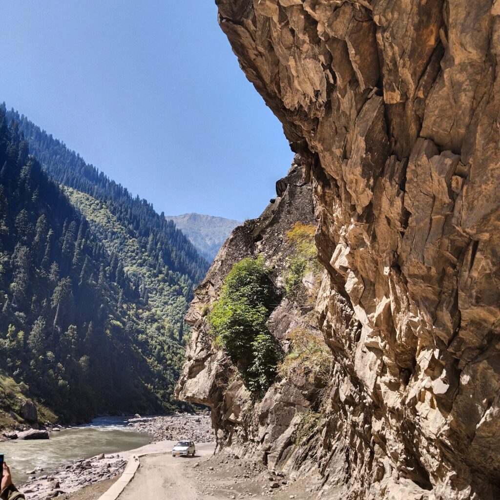 neelum-valley-mountain-face