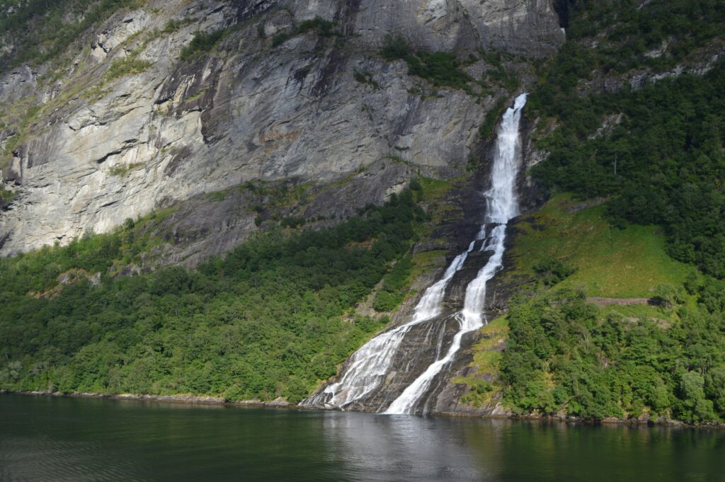 Geirangerfjord cruises